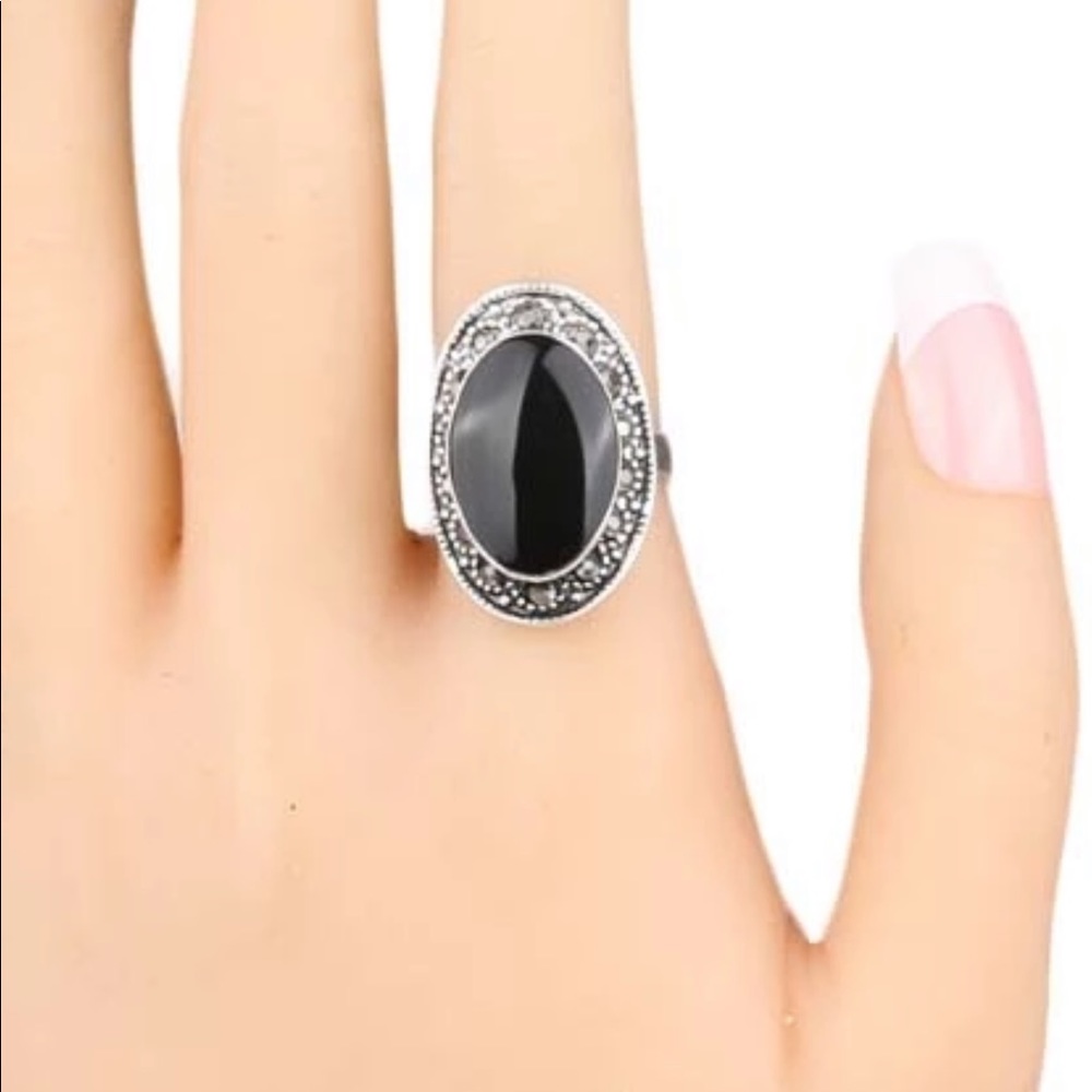 BLACK OVAL WOMEN’S RING - Picture 1 of 6